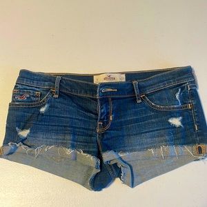 Hollister Low Rise Shorts Size 5- 27
